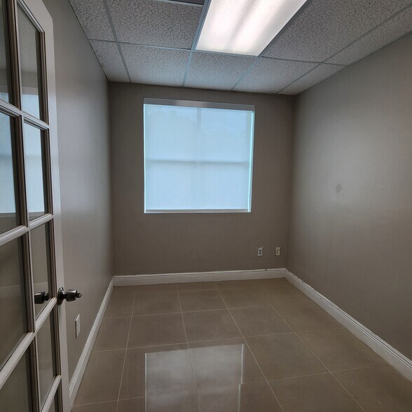 More Photos Of 5220 S University Dr, Davie Office For Sale
