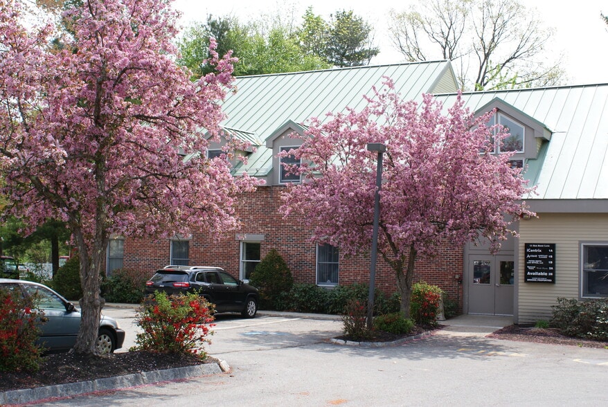 Primary Photo Of 11 Red Roof Ln, Salem Office For Sale