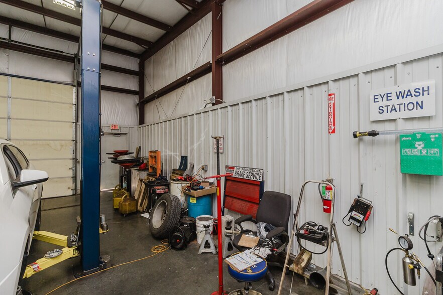 More Photos Of 3101 S Broadway St, Wichita Freestanding For Sale
