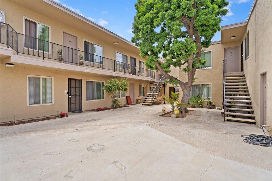 More Photos Of 635 Emory St, Imperial Beach Apartments For Sale