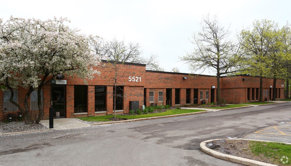 More Photos Of 5521 N Cumberland Ave, Chicago Office For Lease