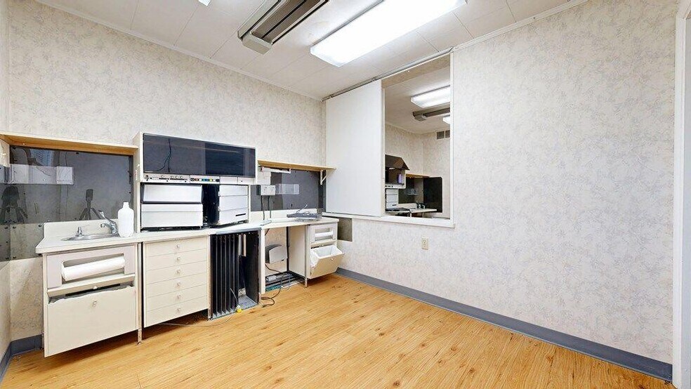 More Photos Of 70 W Smiley Ave, Shelby Medical For Sale