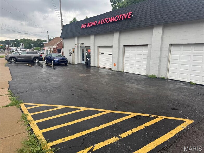 More Photos Of 2800 S Big Bend Blvd, Saint Louis Auto Repair For Sale