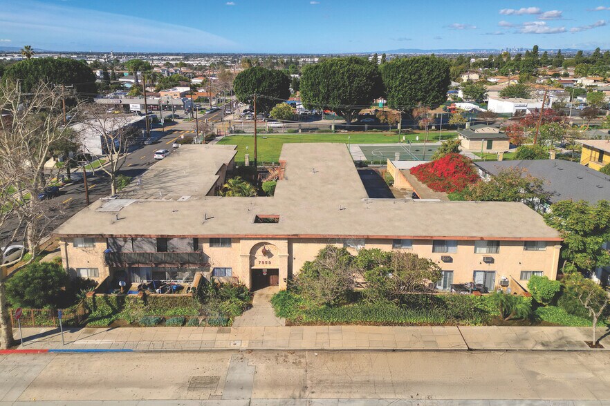 More Photos Of 7959 Bright Ave, Whittier Apartments For Sale