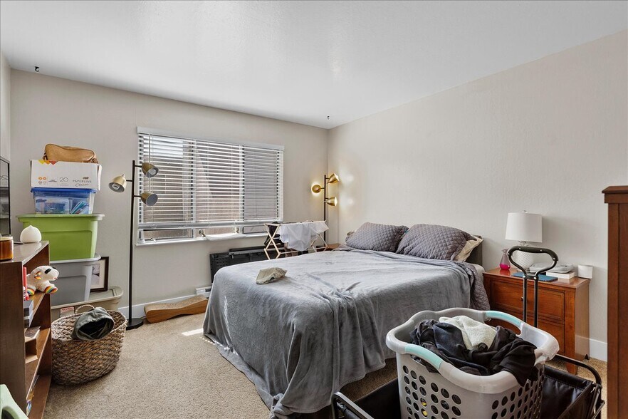 More Photos Of 561 Oakland Ave, Oakland Apartments For Sale