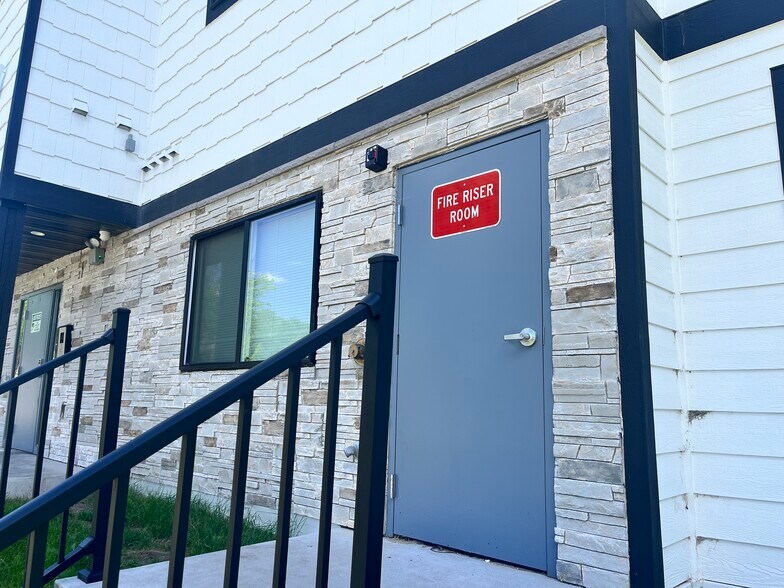 More Photos Of 1922 Wilson Ave, Saint Paul Apartments For Sale