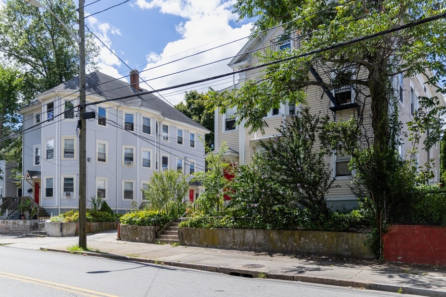 More Photos Of 191 Dexter St, Providence Multifamily For Sale