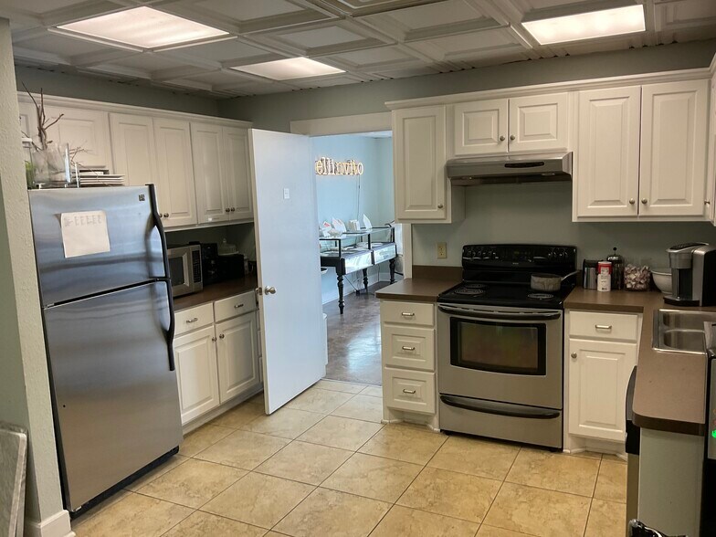 More Photos Of 147 Pittsburg St, Dallas Flex For Sale