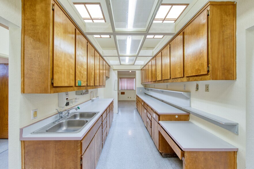 More Photos Of 2928 Eastern Ave, Sacramento Medical For Sale