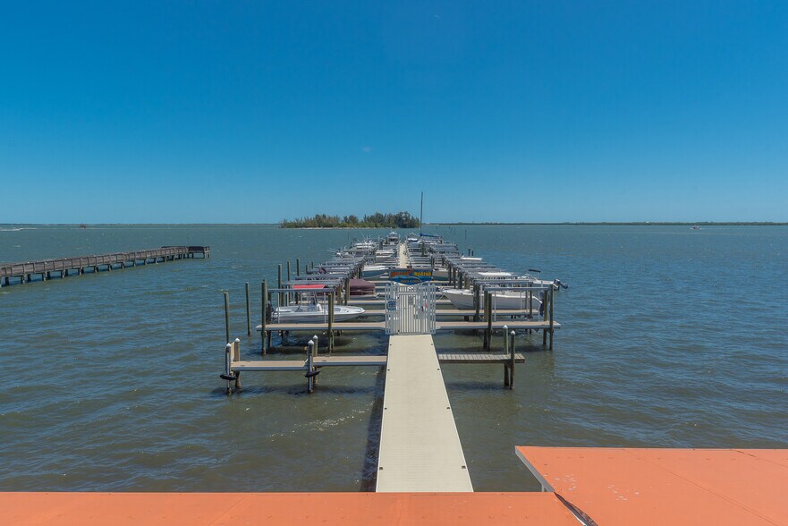 More Photos Of 806 Indian River Dr, Sebastian Marina For Sale