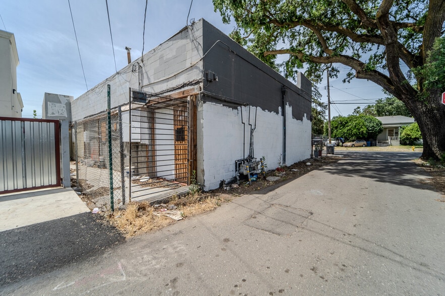 More Photos Of 741-745 Cooper Ave, Yuba City Office For Lease