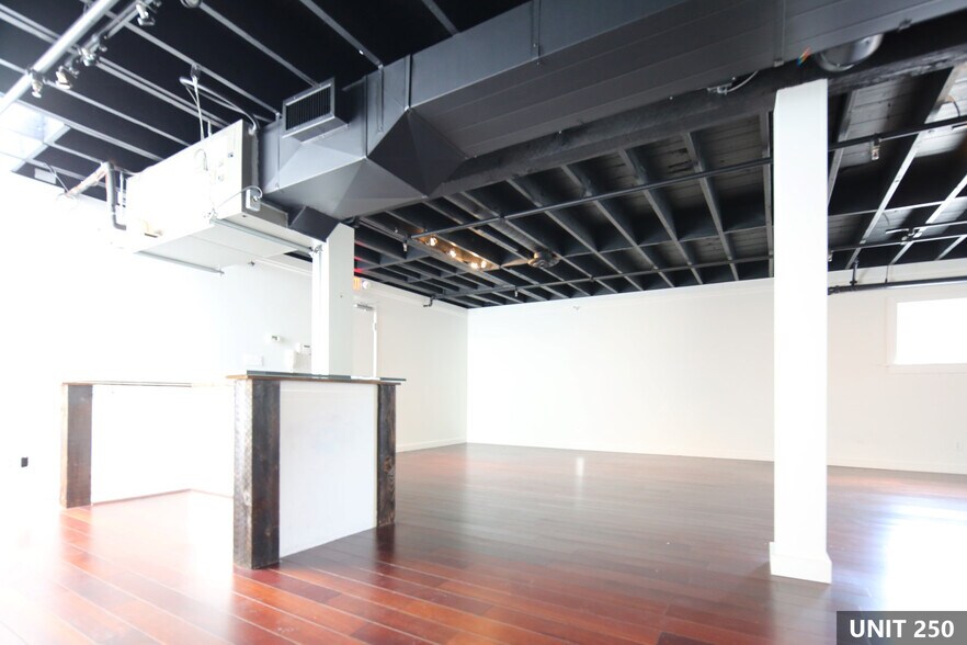More Photos Of 430 Railway St, Vancouver Loft Creative Space For Lease