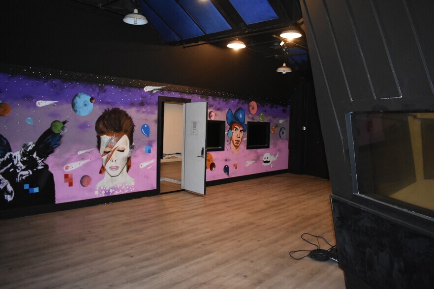 More Photos Of 1655 S Compton Ave, Los Angeles Manufacturing For Sale