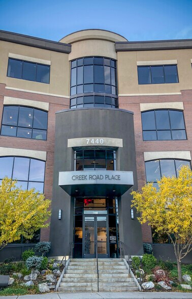 More Photos Of 7440 S Creek Rd, Sandy Office For Lease