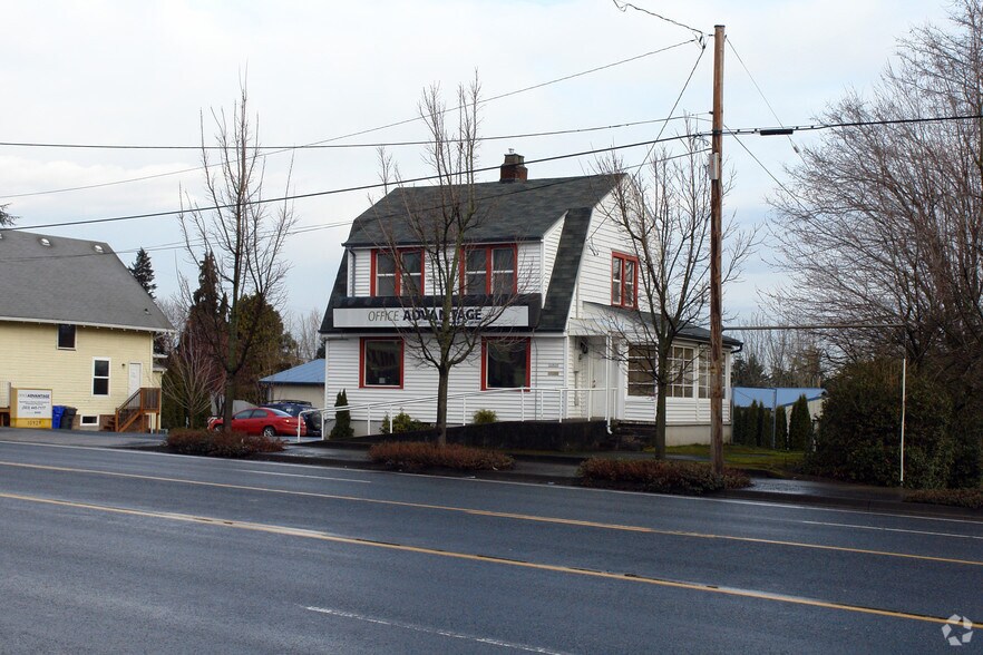 More Photos Of 10929 NE Sandy Blvd, Portland Medical For Lease
