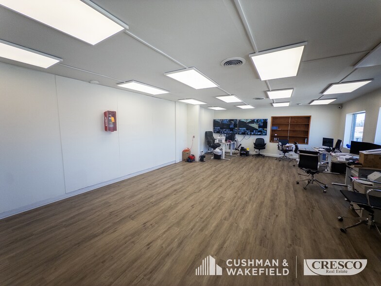 More Photos Of 23432-23420 Lakeland Blvd, Euclid Manufacturing For Lease