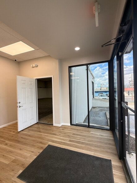 More Photos Of 2518 Memorial Pky SW, Huntsville Flex For Lease