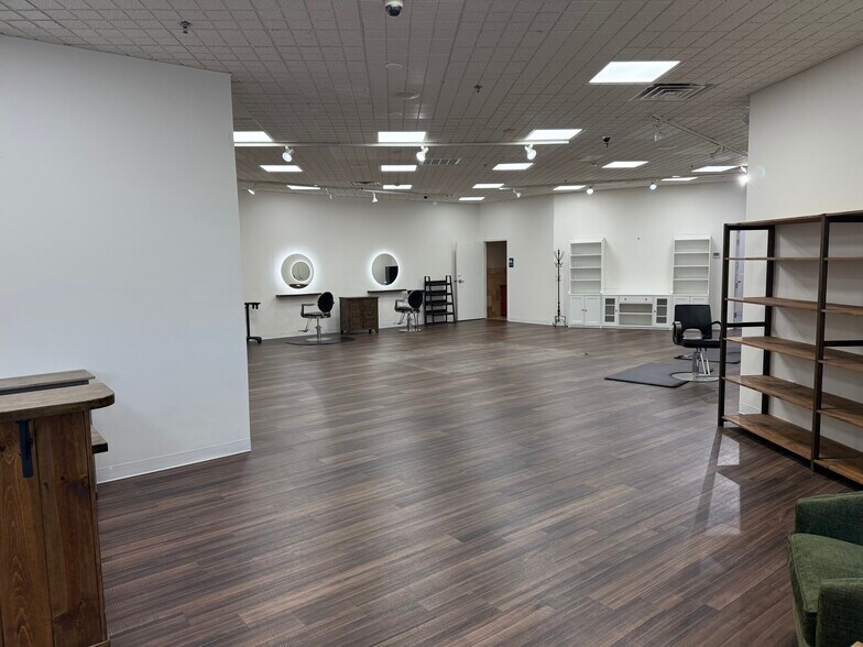 More Photos Of 451-465 Canyon del Rey Blvd, Del Rey Oaks Unknown For Lease