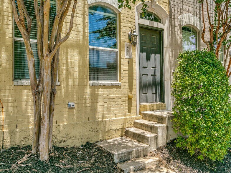 More Photos Of 391-347 E Main St, Lewisville Apartments For Sale