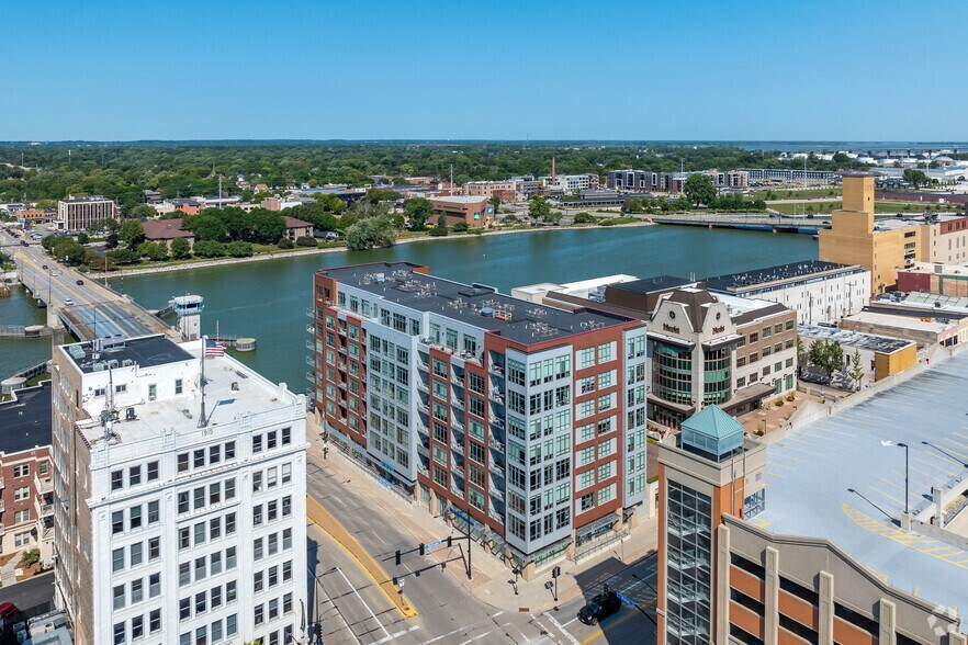 More Photos Of 115 E Walnut St, Green Bay Apartments For Lease