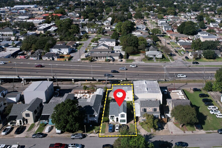 More Photos Of 405 N Causeway Blvd, Metairie Freestanding For Lease