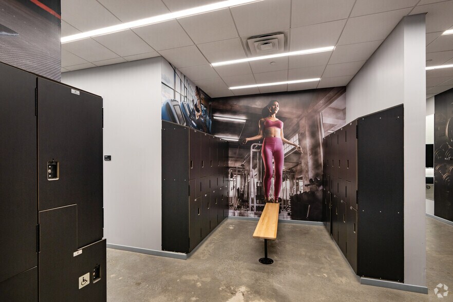 More Photos Of 25 Kent Ave, Brooklyn Office For Lease