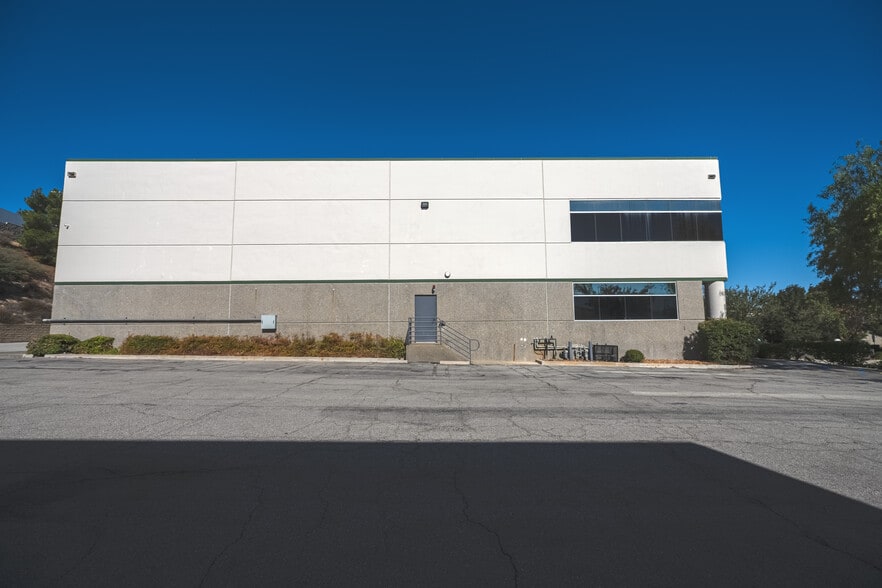 More Photos Of 25167-25169 Anza Dr, Valencia Warehouse For Sale