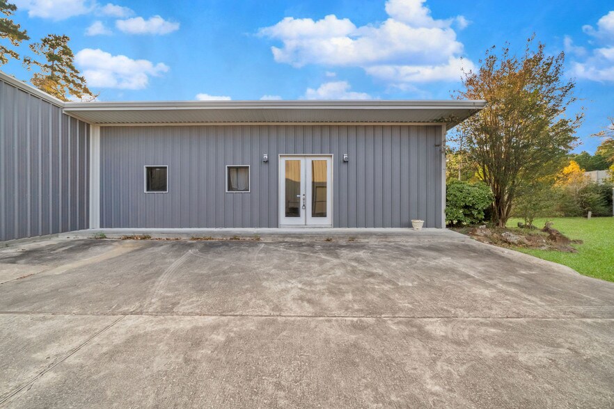 More Photos Of 32219 Tamina Rd, Magnolia Distribution For Lease