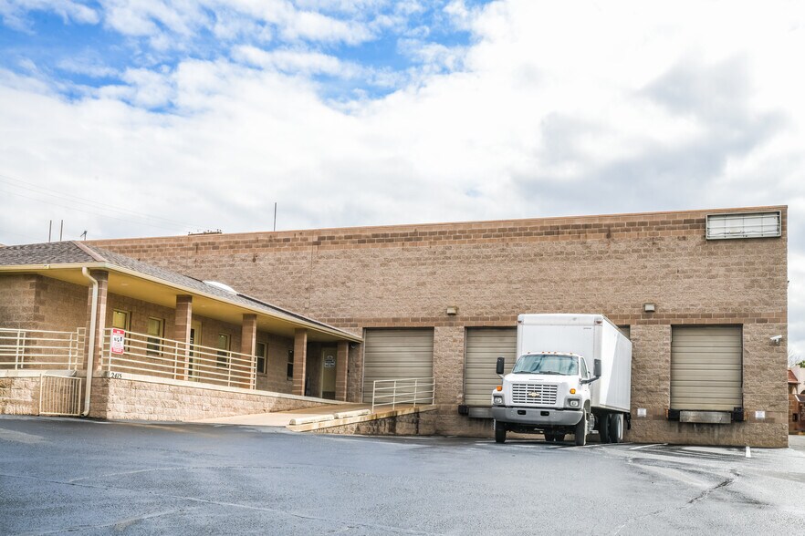 More Photos Of 2415 Alamo Ave SE, Albuquerque Warehouse For Lease