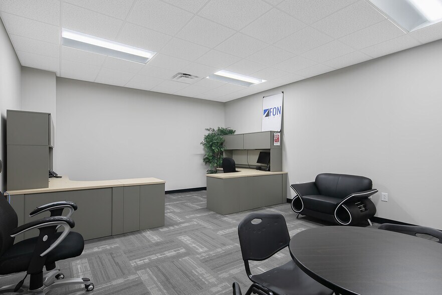 More Photos Of 2847 Bridgewood Dr, Fayetteville Office For Sale