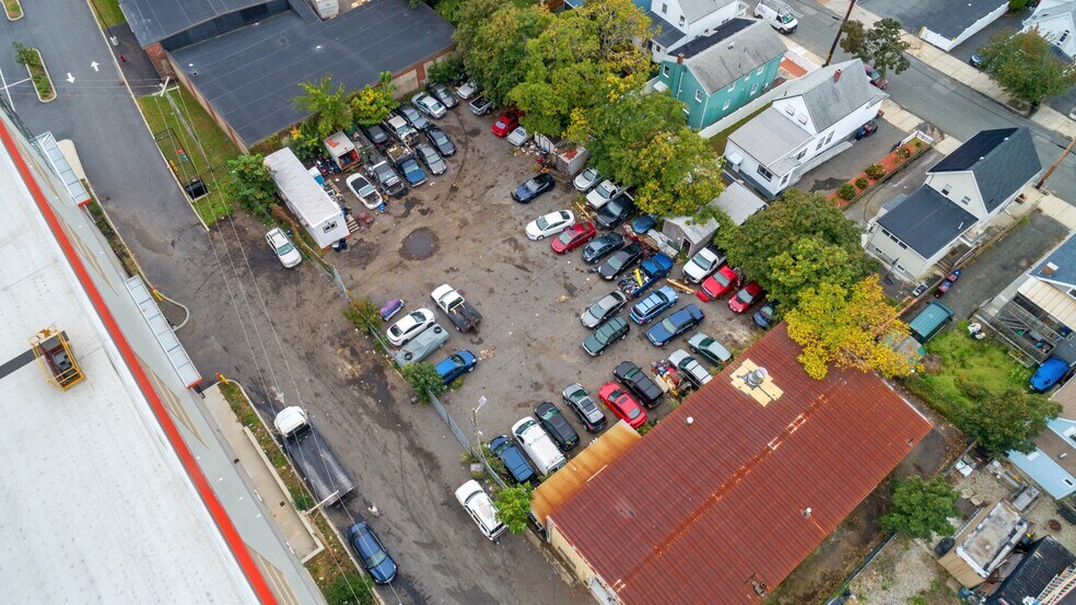 More Photos Of 15 Buell St, Everett Land For Lease