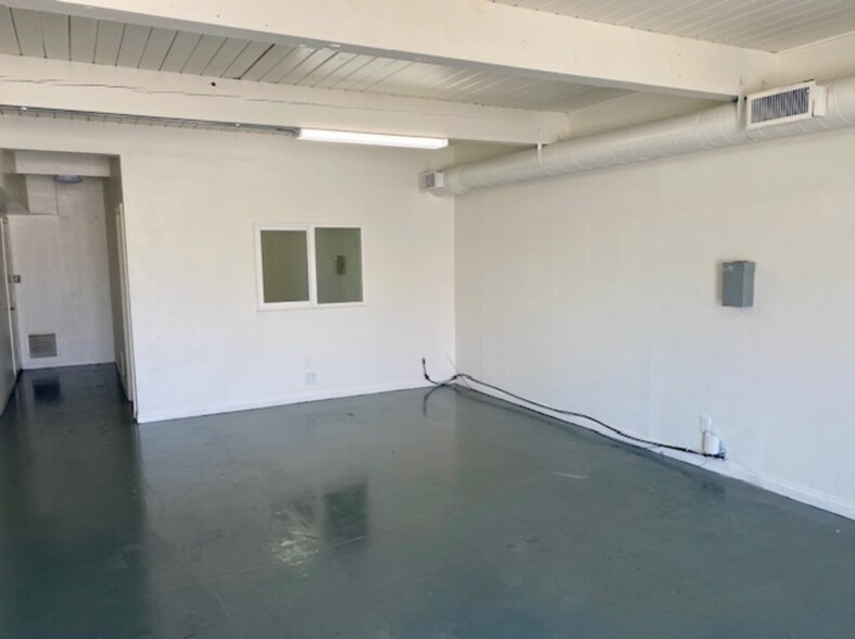 More Photos Of 1810 W Foothill Blvd, Upland Freestanding For Lease