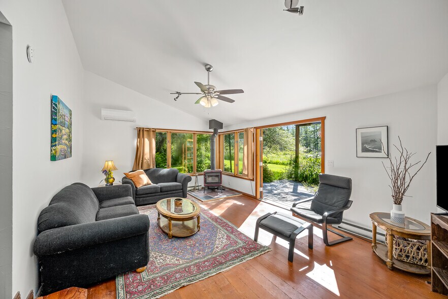 More Photos Of 1885 Central Rd, Hornby Island Land For Sale
