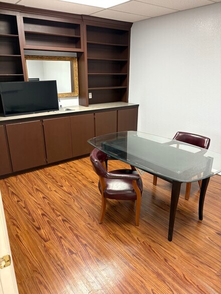 More Photos Of 222 E Eufaula St, Norman Office For Lease