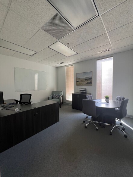 More Photos Of 1000 N Ashley Dr, Tampa Office For Lease