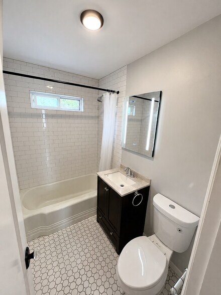 More Photos Of 7222 E Burnside St, Portland Apartments For Sale