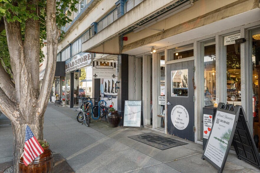 More Photos Of 619 Commercial Ave, Anacortes Storefront Retail Office For Sale