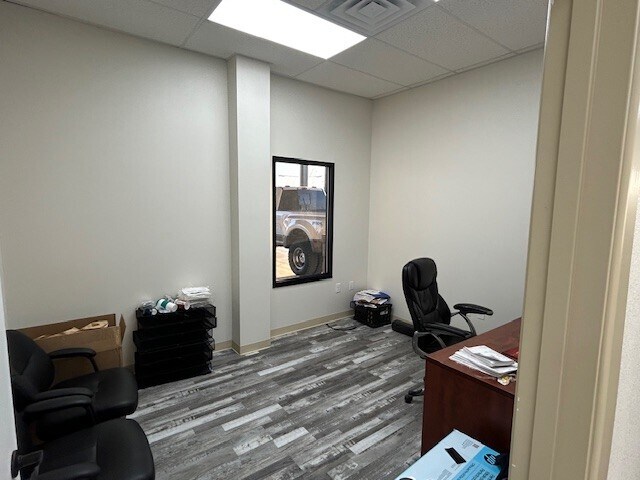 More Photos Of 2307 Stafford Blvd, Pecos Industrial For Lease