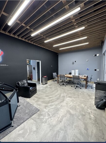 More Photos Of 9851 NW 58th St, Miami Flex For Sale