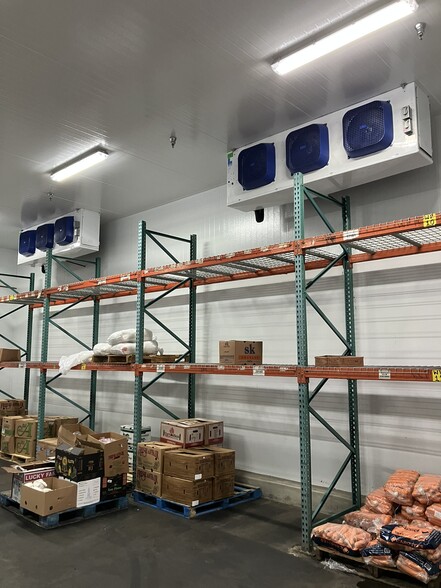 More Photos Of 5921-5923 Lakeshore Dr, Cypress Warehouse For Sale