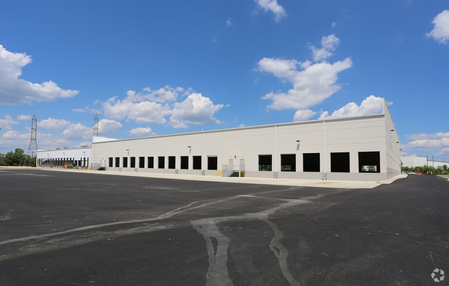 More Photos Of 1001 Hampton Park Blvd, Capitol Heights Warehouse For Lease