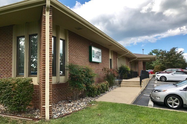 More Photos Of 10830 Balls Ford Rd, Manassas Bank For Lease