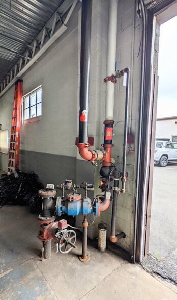 More Photos Of 286-290 Lodi St, Hackensack Warehouse For Sale