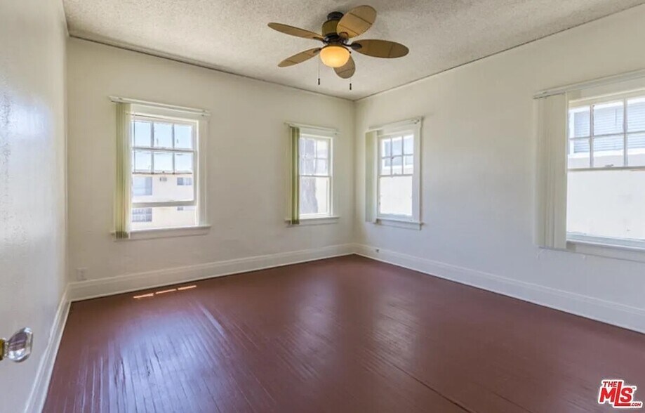 More Photos Of 7360 Hollywood Blvd, Los Angeles Apartments For Sale