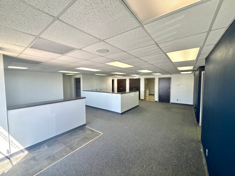 More Photos Of 320 Transfer Dr, Indianapolis Warehouse For Lease