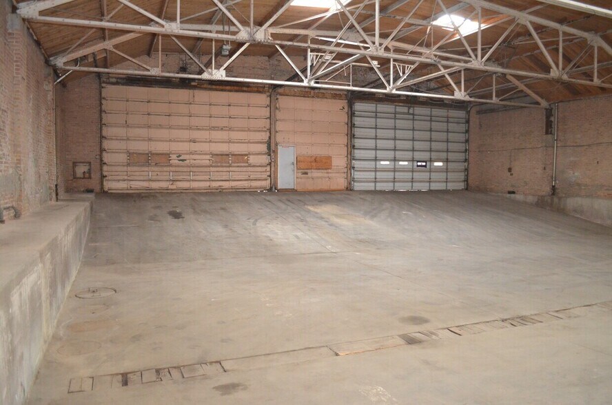 More Photos Of 4130-4150 S Wabash Ave, Chicago Manufacturing For Lease