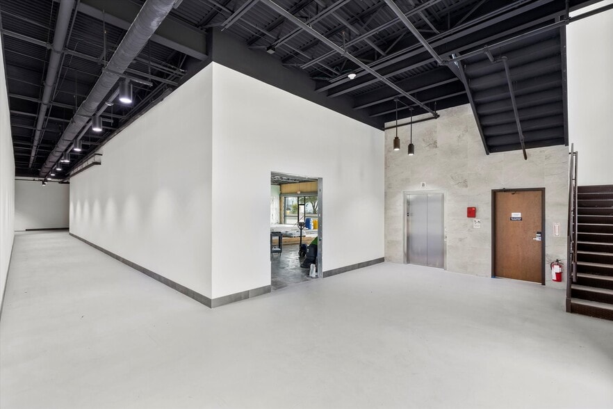 More Photos Of 2660 Old Denton Rd, Carrollton Unknown For Lease