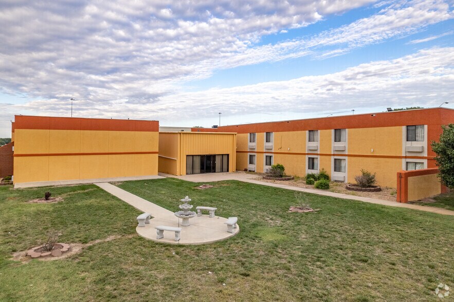 More Photos Of 4849 S Laura St, Wichita Hospitality For Sale