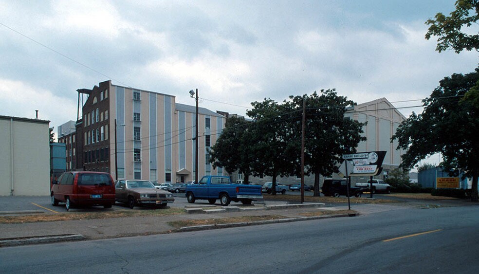 More Photos Of 817-829 S Floyd St, Louisville Flex For Lease