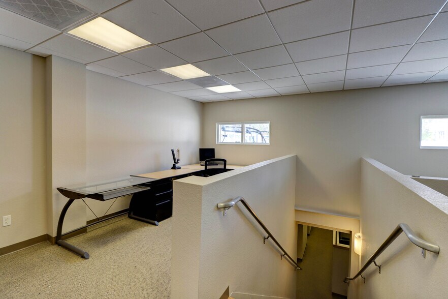 More Photos Of 1605 Hendry St, Fort Myers Office For Sale